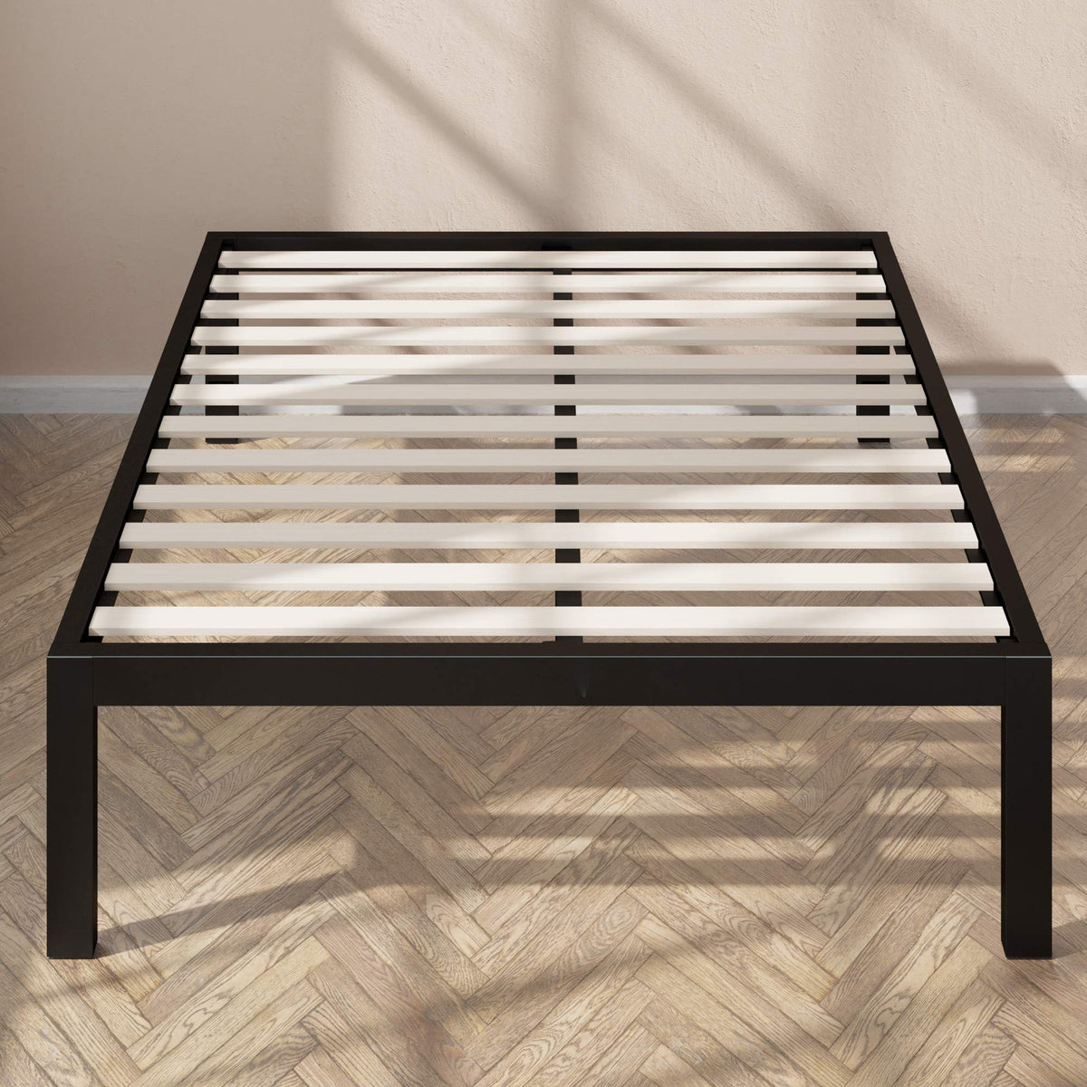 Queen Black Metal Platform Bed Frame T71361