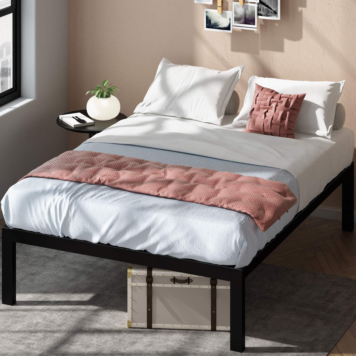 Queen Black Metal Platform Bed Frame T71361