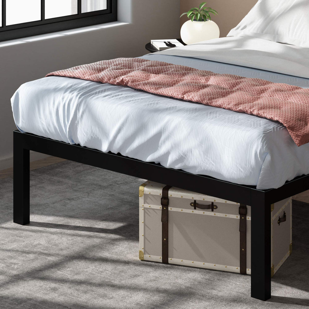 Queen Black Metal Platform Bed Frame T71361